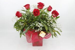SEXTA Ramo 6 rosas rojas TAMAÑO EXTRA LARGO, con eucalipto y paniculata