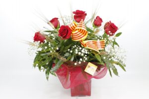 SANT JORDI RAM 6 ROSES TIJA LLARGA amb espigues, eucalipto i paniculata