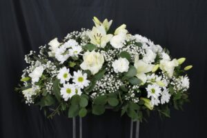 Centro de condolencias tonos blancos