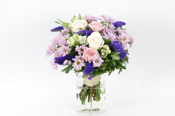 CALMA Ramo con floraciones rosas, lilas y blancas